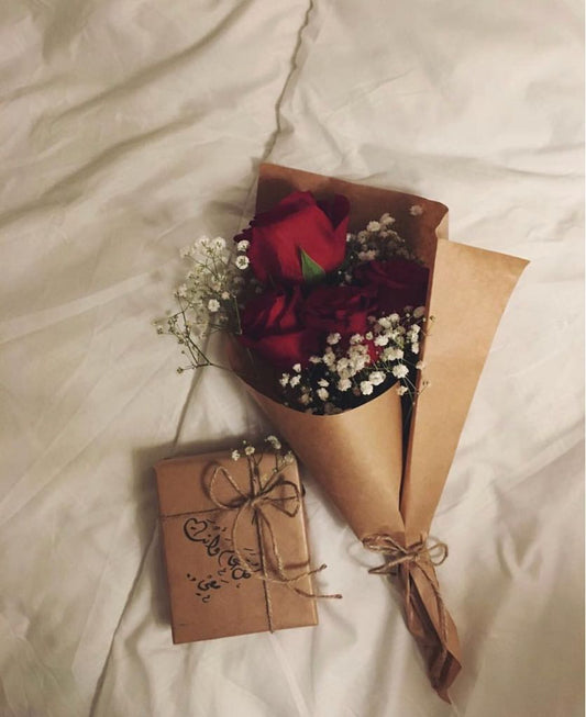 باقة قصة بين الورد